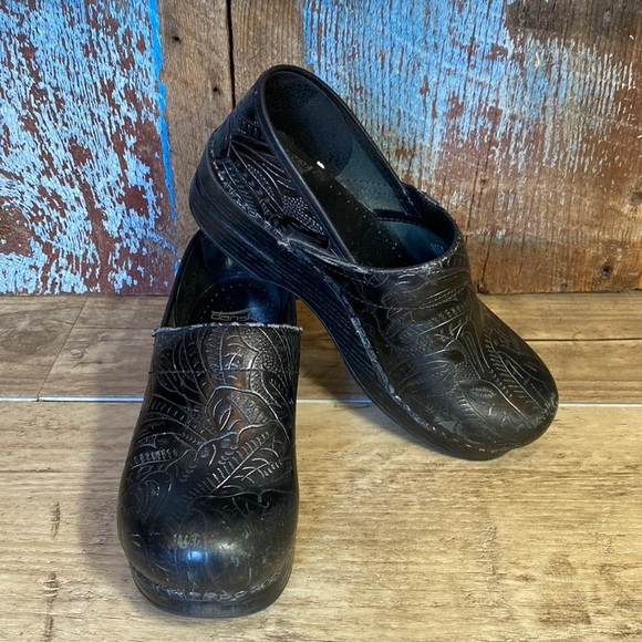 Dansko Black Tooled Leather Clogs - Picture 1 of 11